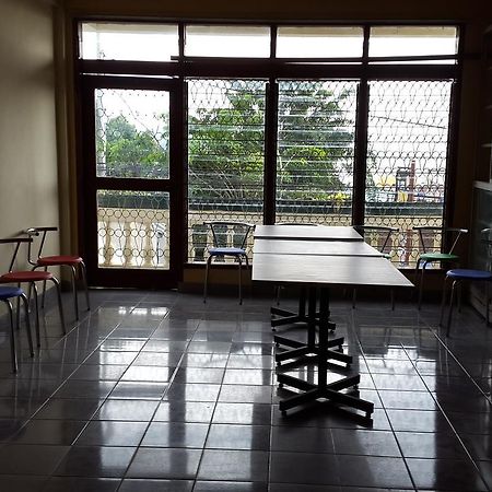 לבואן באג'ו Kampung Bule Hostel מראה חיצוני תמונה