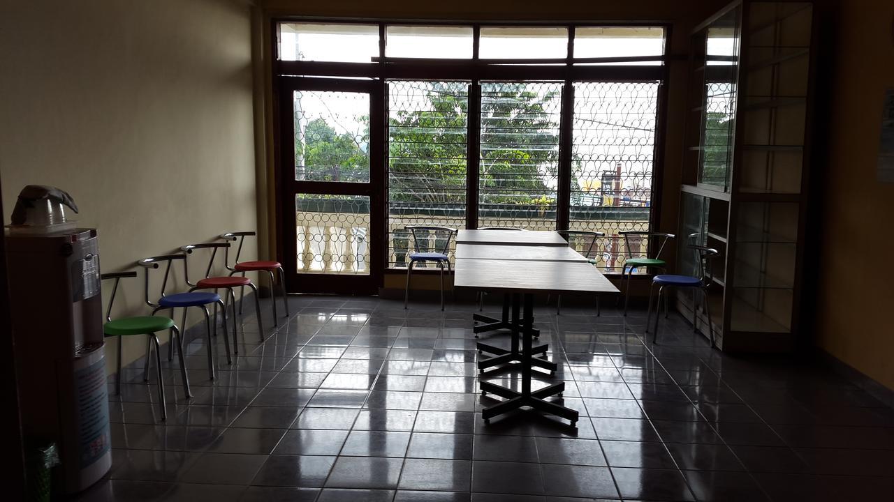 לבואן באג'ו Kampung Bule Hostel מראה חיצוני תמונה