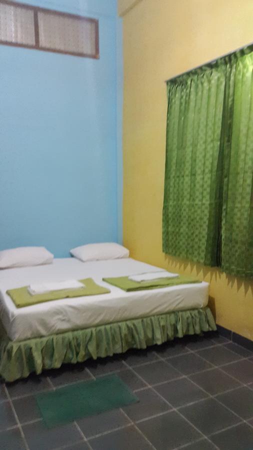 לבואן באג'ו Kampung Bule Hostel מראה חיצוני תמונה